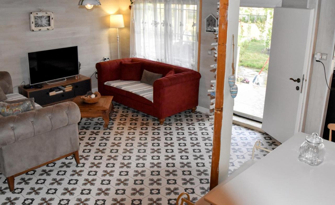 Beachfront, Tirana Guest House Velipojë 外观 照片