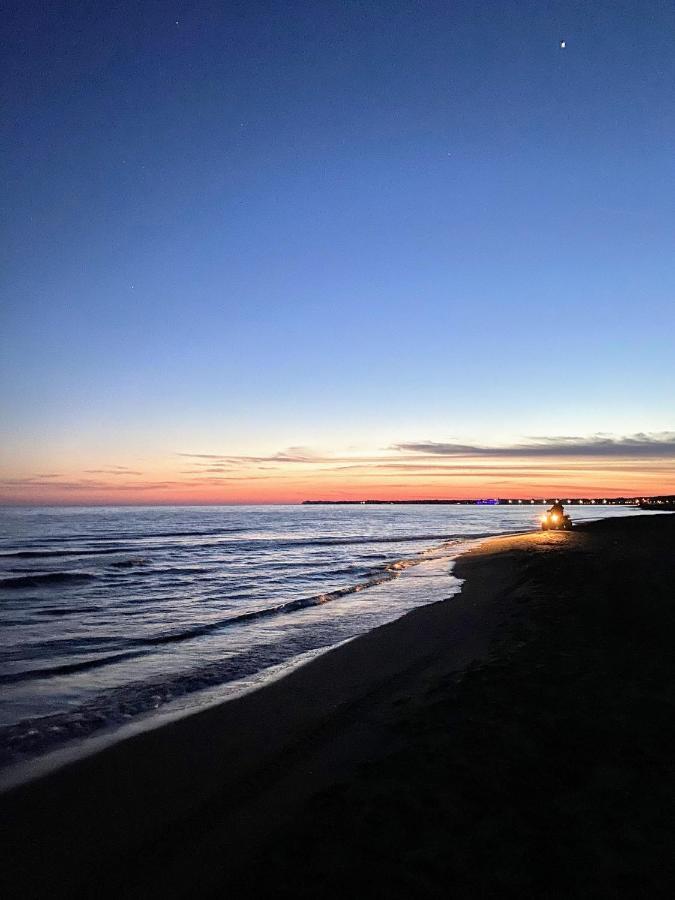 Beachfront, Tirana Guest House Velipojë 外观 照片